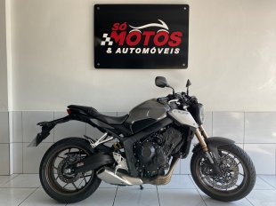 CB 650R **ÚNICO DONO, APENAS 8 MIL KM, REVISÕES EM CC**