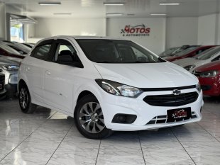 ONIX HATCH JOY BLACK EDITION 1.0 MT6 **ÚNICO DONO, APENAS 66.000 KM RODADOS**